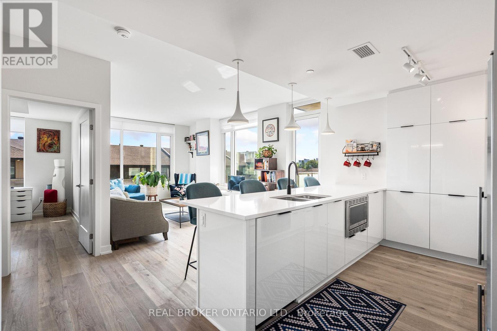 Photo 2 of 310 530 De Mazenod Avenue, Ottawa ON
