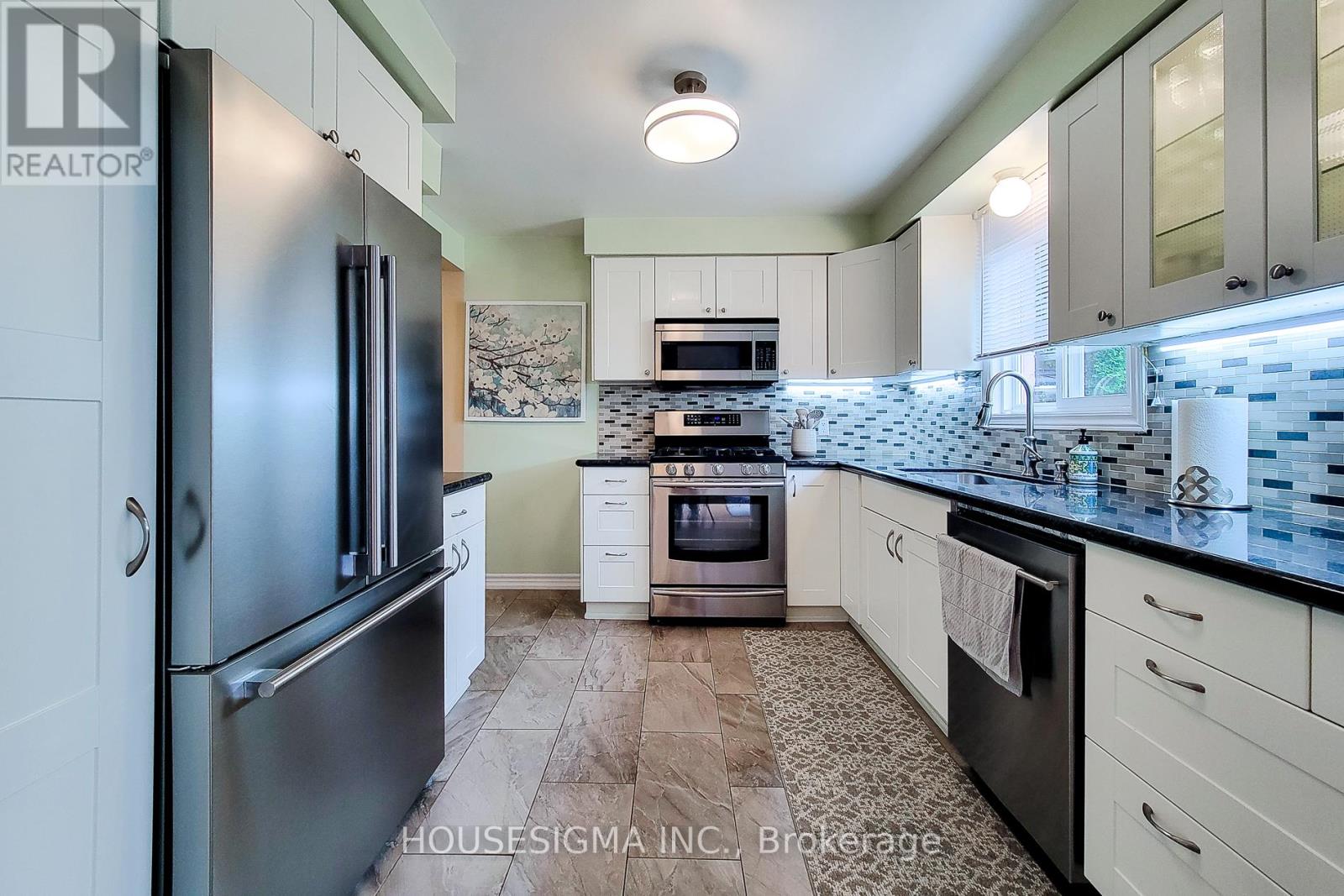 Photo 10 of 3111 Cantelon Crescent, Mississauga ON