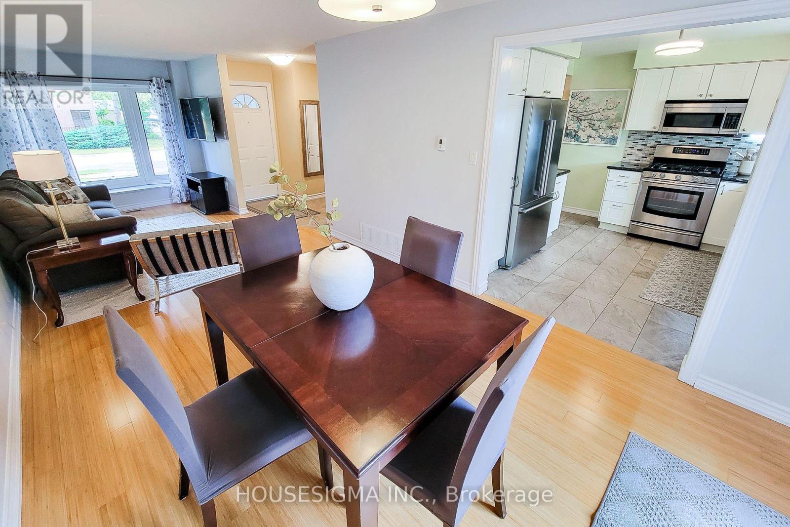 Photo 11 of 3111 Cantelon Crescent, Mississauga ON