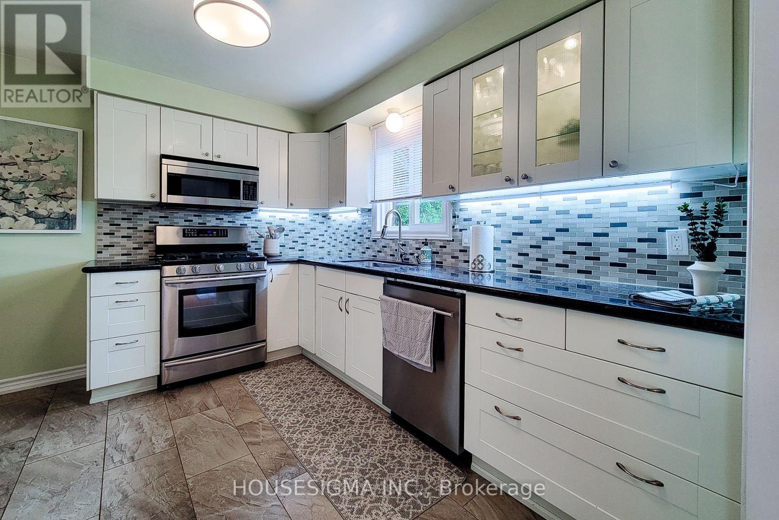 Photo 6 of 3111 Cantelon Crescent, Mississauga ON