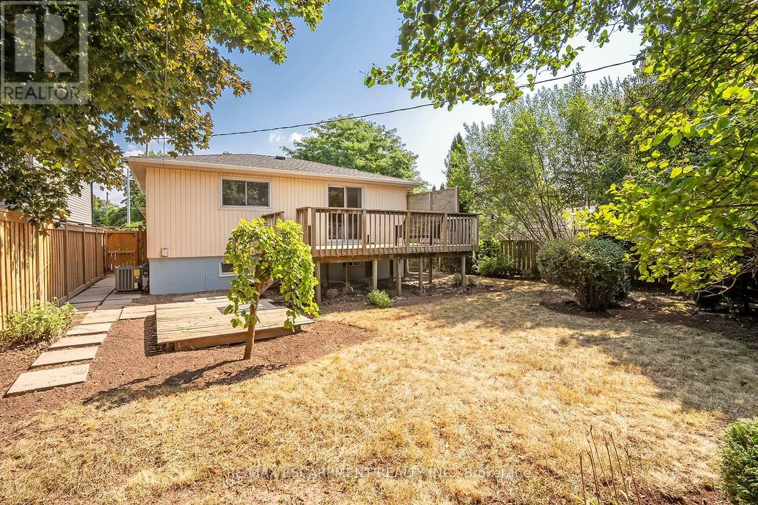 Photo 39 of 652 Ardleigh Crescent, Burlington ON