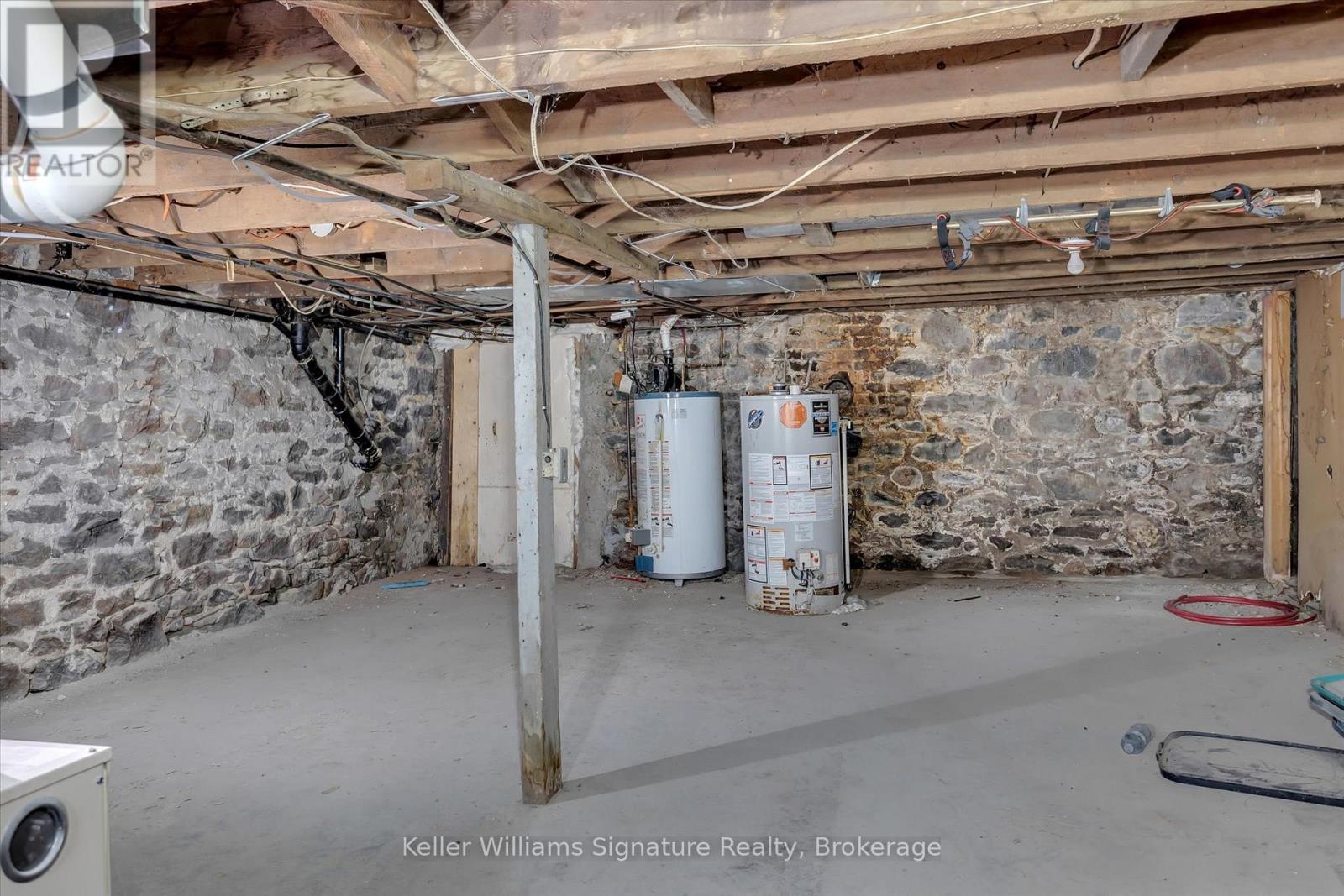 Photo 15 of 514 516 Aylmer Street N, Peterborough Central ON