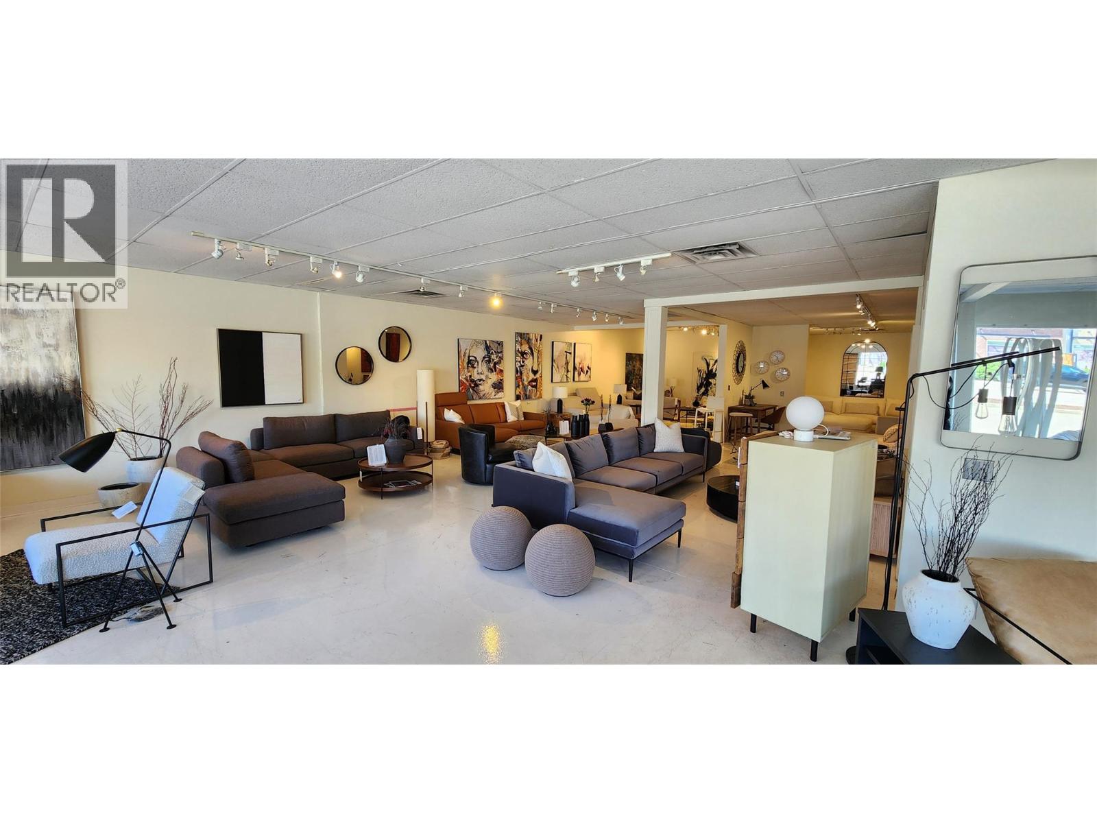 3 310 Banks Road, Kelowna