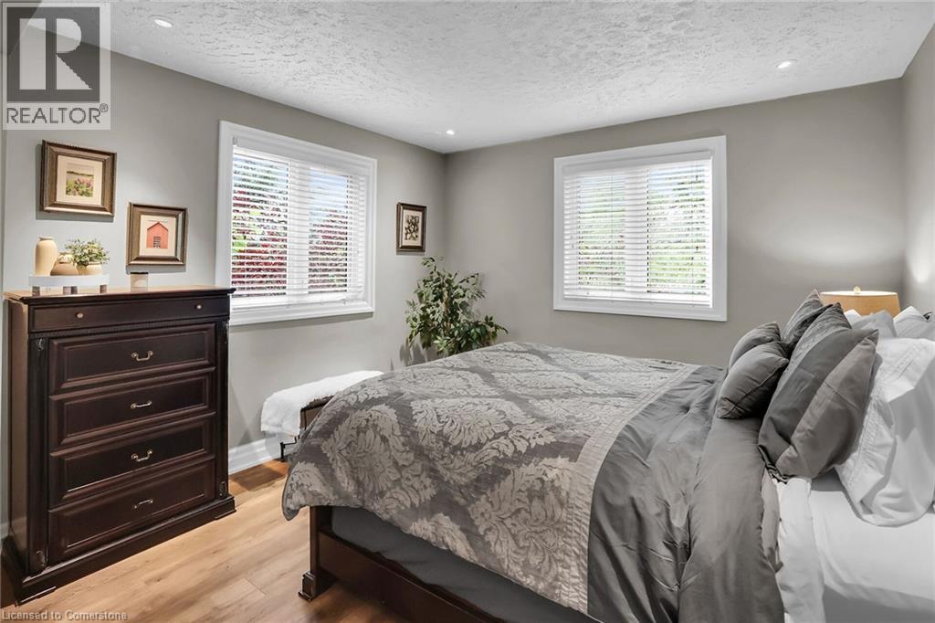 Photo 29 of 792 Old York Road, Burlington ON