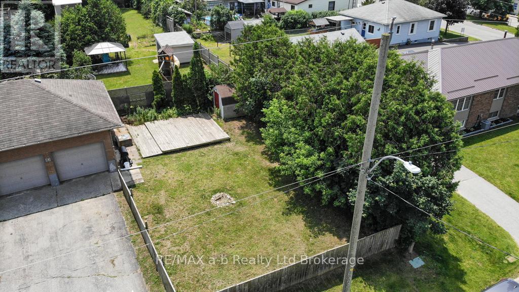 Photo 37 of 9 Duncan Street, Tillsonburg ON