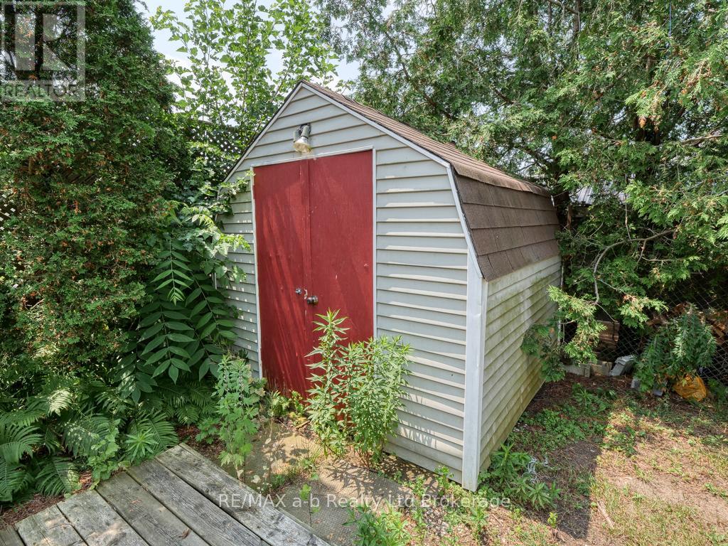 Photo 44 of 9 Duncan Street, Tillsonburg ON
