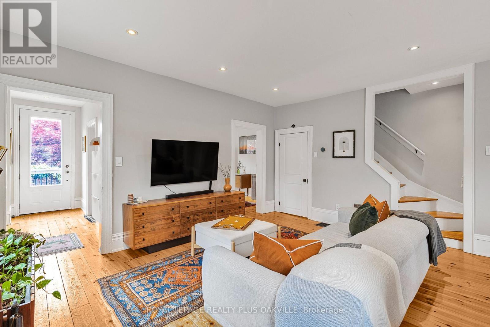 Photo 8 of 73 Pearl Street N, Hamilton ON