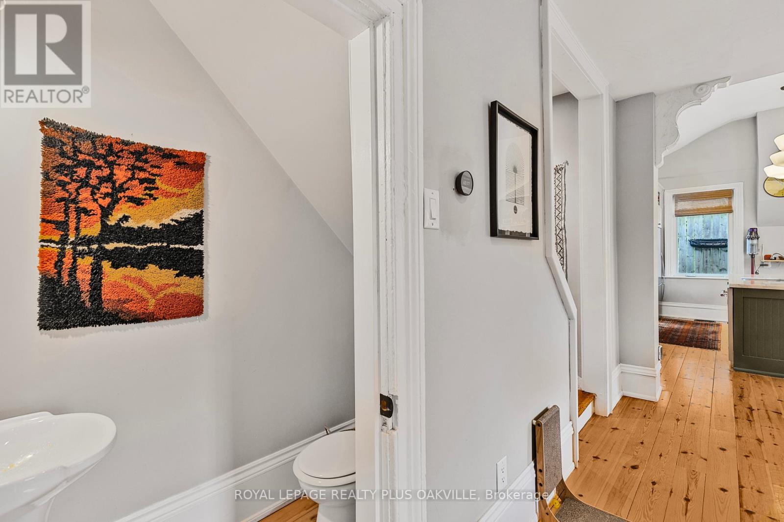 Photo 4 of 73 Pearl Street N, Hamilton ON