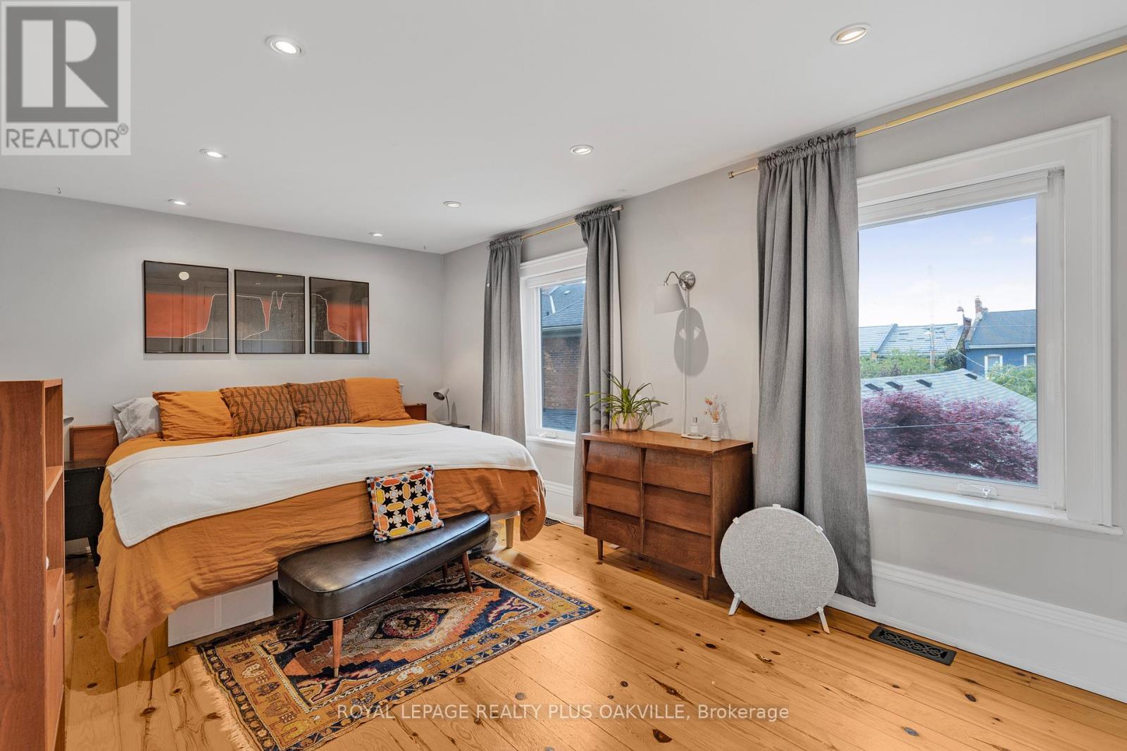 Photo 13 of 73 Pearl Street N, Hamilton ON
