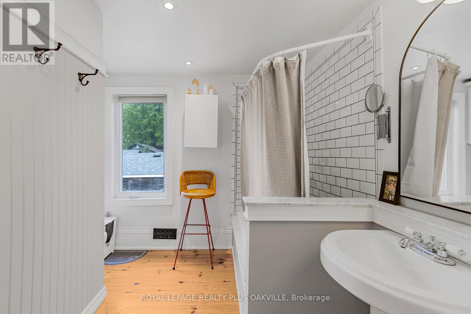 Photo 14 of 73 Pearl Street N, Hamilton ON