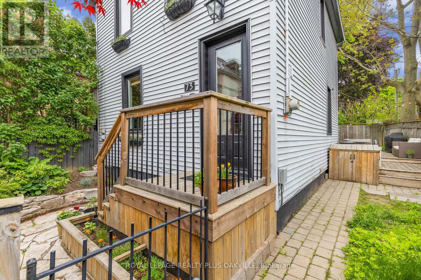 Photo 10 of 73 Pearl Street N, Hamilton ON