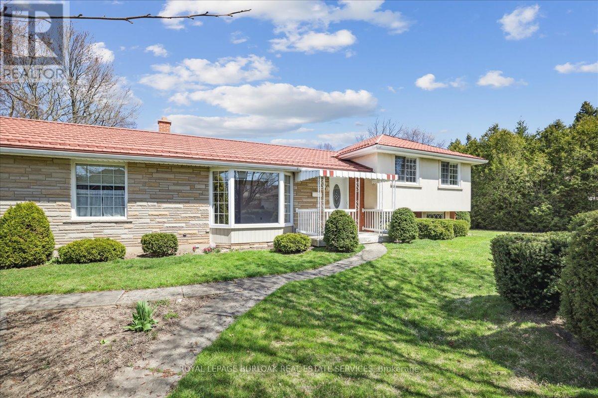 Photo 21 of 1 Westview Crescent, Hamilton ON