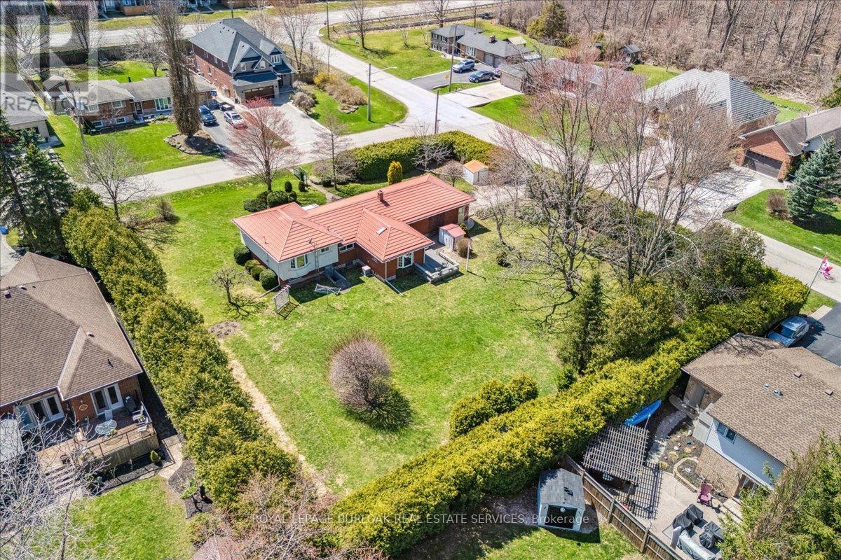 Photo 7 of 1 Westview Crescent, Hamilton ON