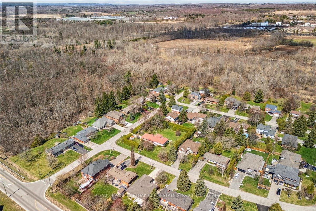 Photo 11 of 1 Westview Crescent, Hamilton ON