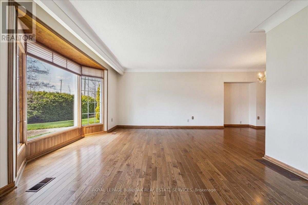Photo 19 of 1 Westview Crescent, Hamilton ON
