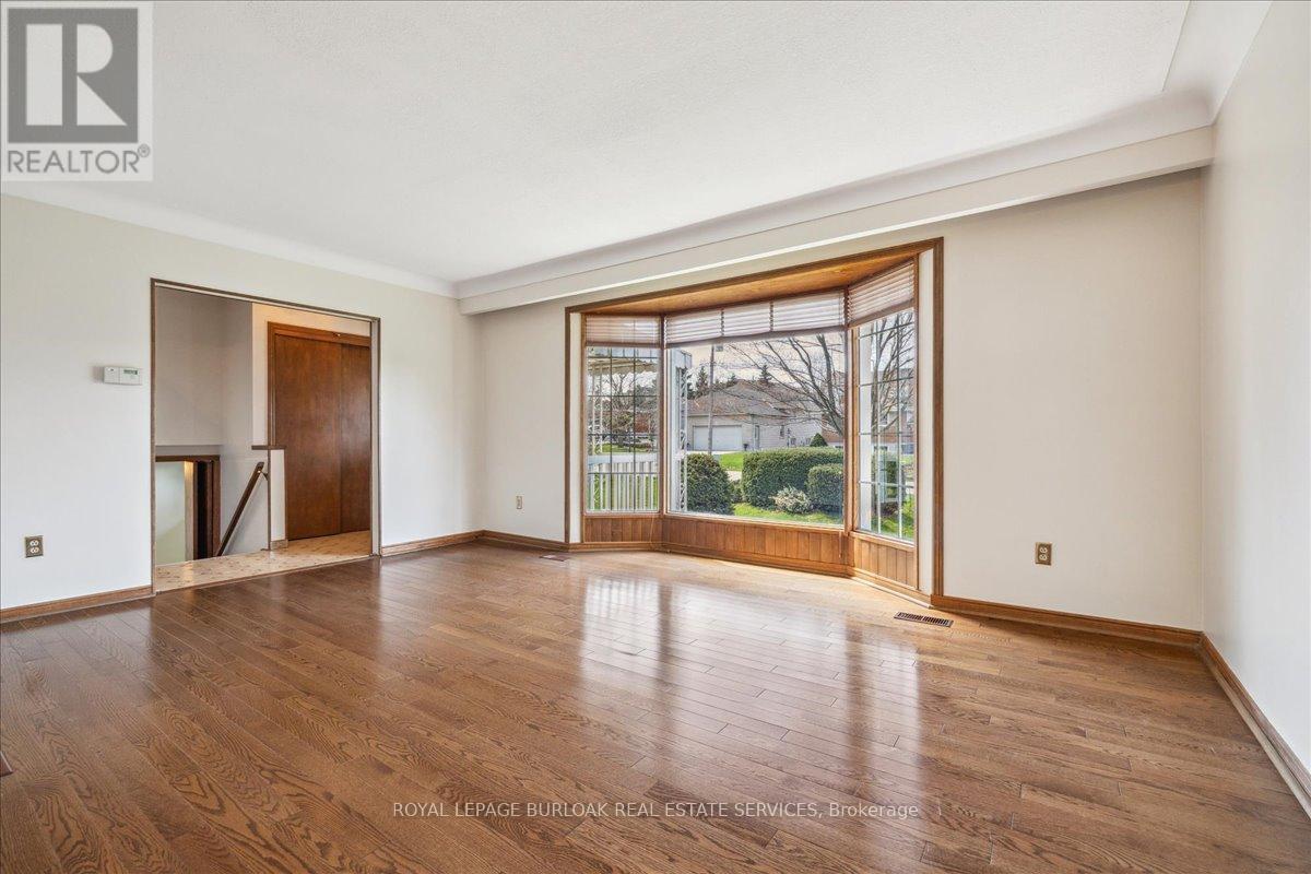 Photo 9 of 1 Westview Crescent, Hamilton ON