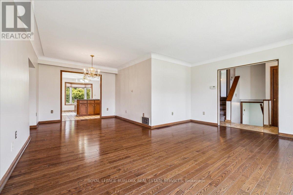 Photo 14 of 1 Westview Crescent, Hamilton ON