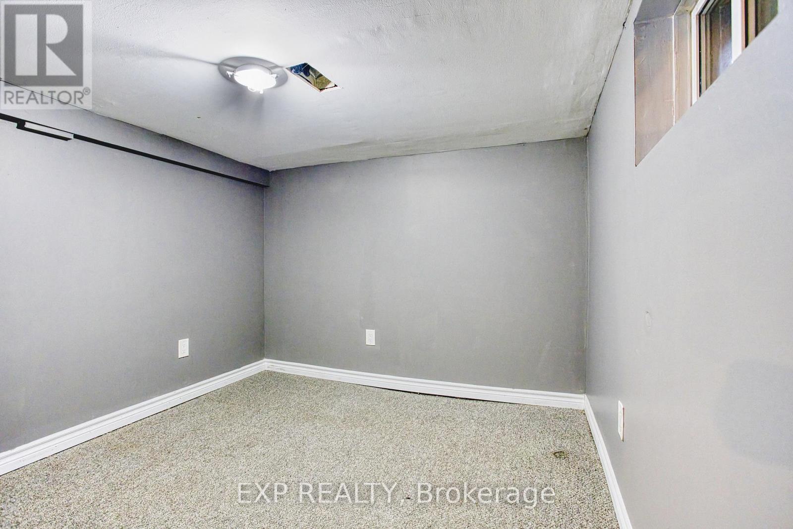 Photo 15 of 35 Niagara Street, Hamilton ON