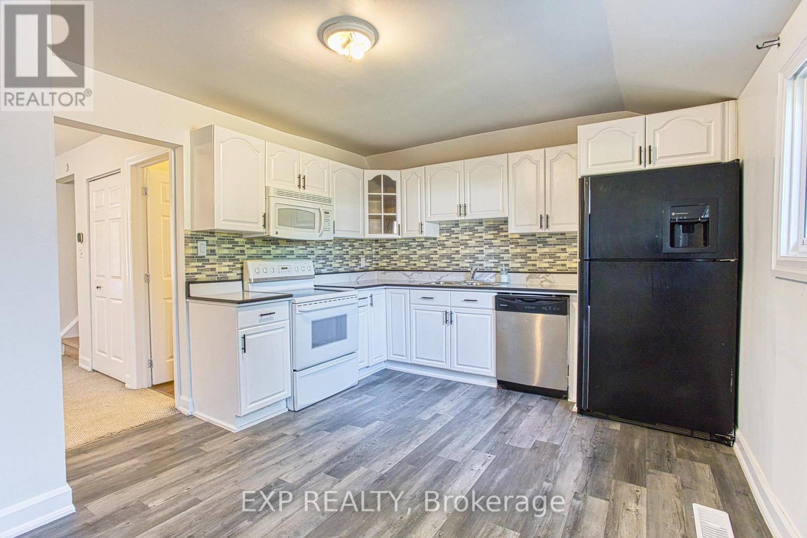 Photo 19 of 35 Niagara Street, Hamilton ON