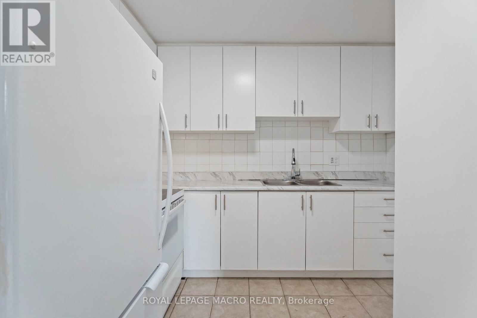 Photo 11 of 60 33 Rochelle Avenue, Hamilton ON