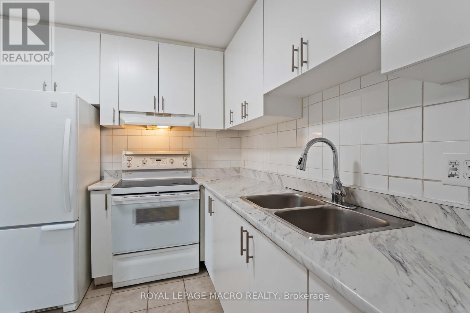 Photo 14 of 60 33 Rochelle Avenue, Hamilton ON