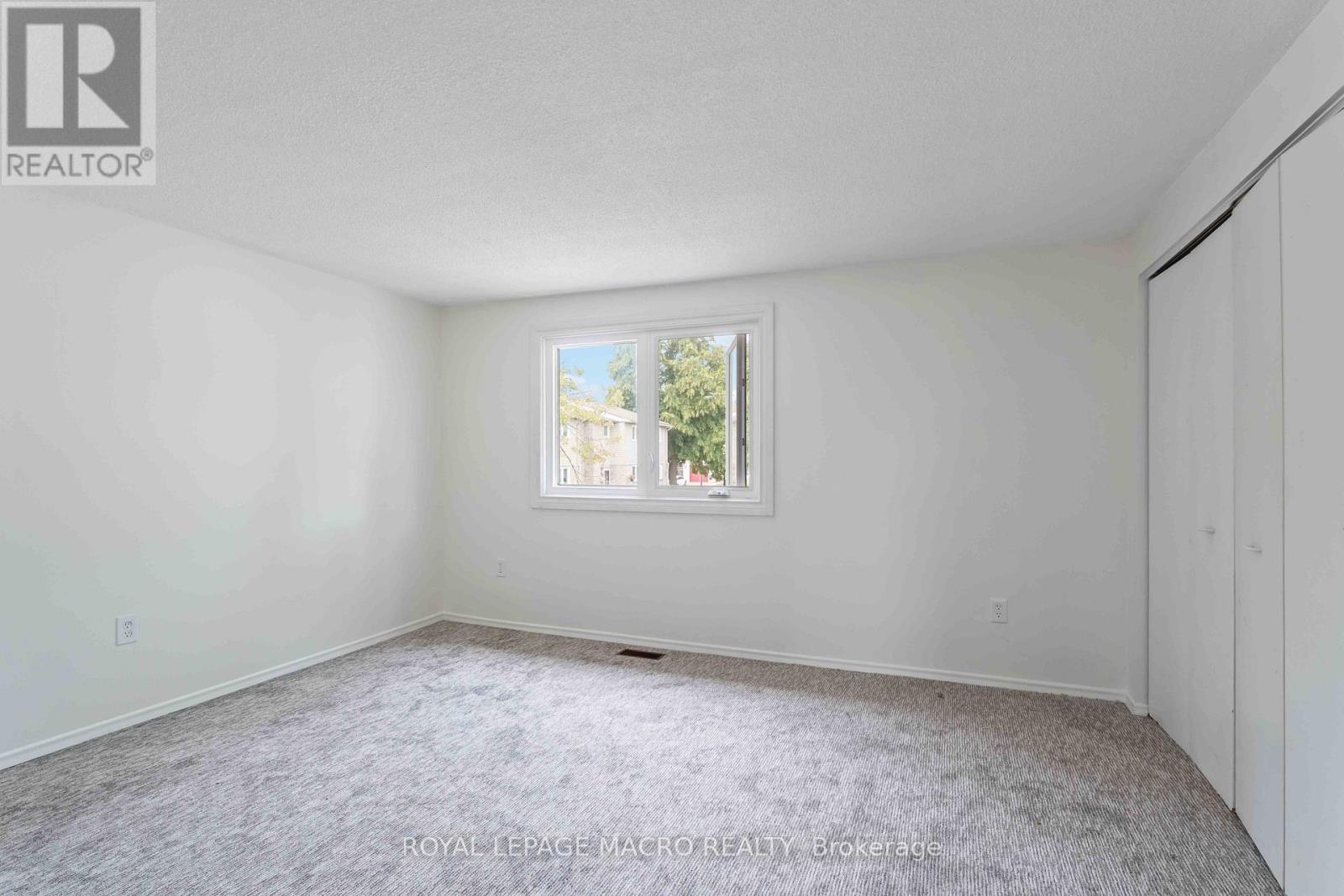 Photo 15 of 60 33 Rochelle Avenue, Hamilton ON