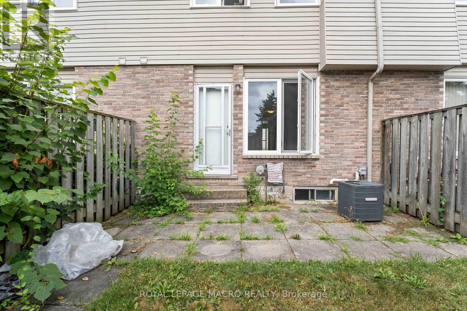 Photo 26 of 60 33 Rochelle Avenue, Hamilton ON