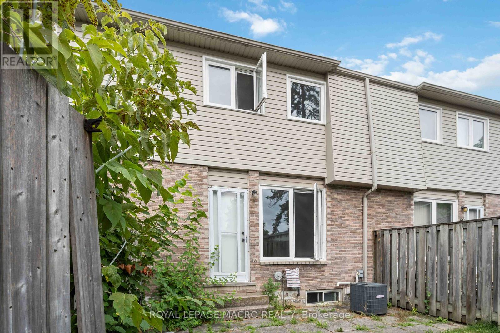 Photo 27 of 60 33 Rochelle Avenue, Hamilton ON