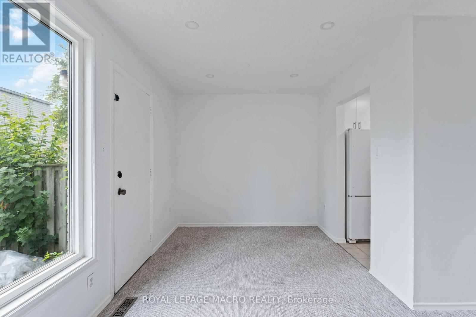 Photo 3 of 60 33 Rochelle Avenue, Hamilton ON