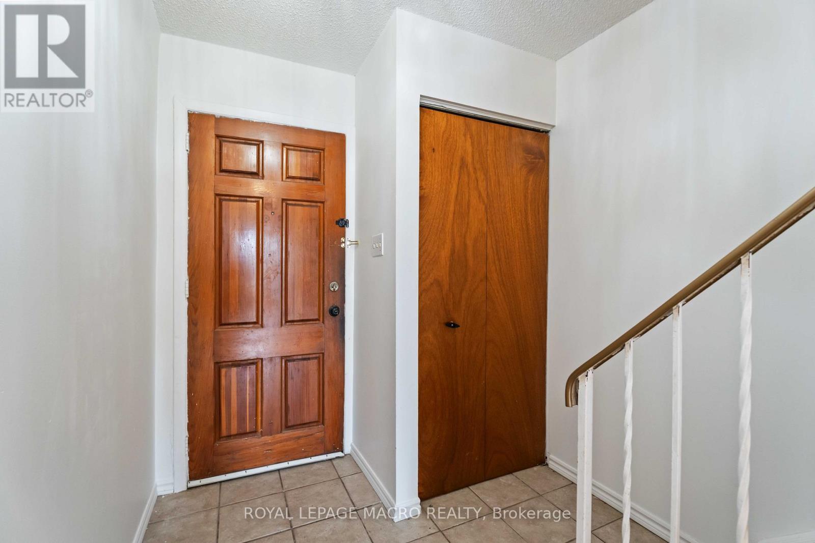 Photo 5 of 60 33 Rochelle Avenue, Hamilton ON