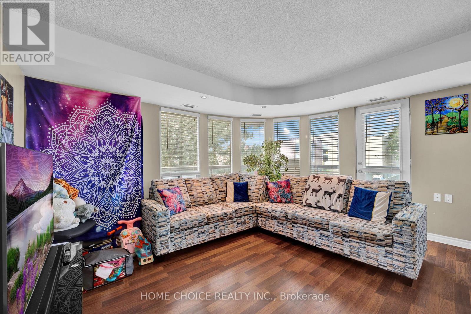 Photo 19 of 206 935 Sheppard Avenue W, Toronto ON