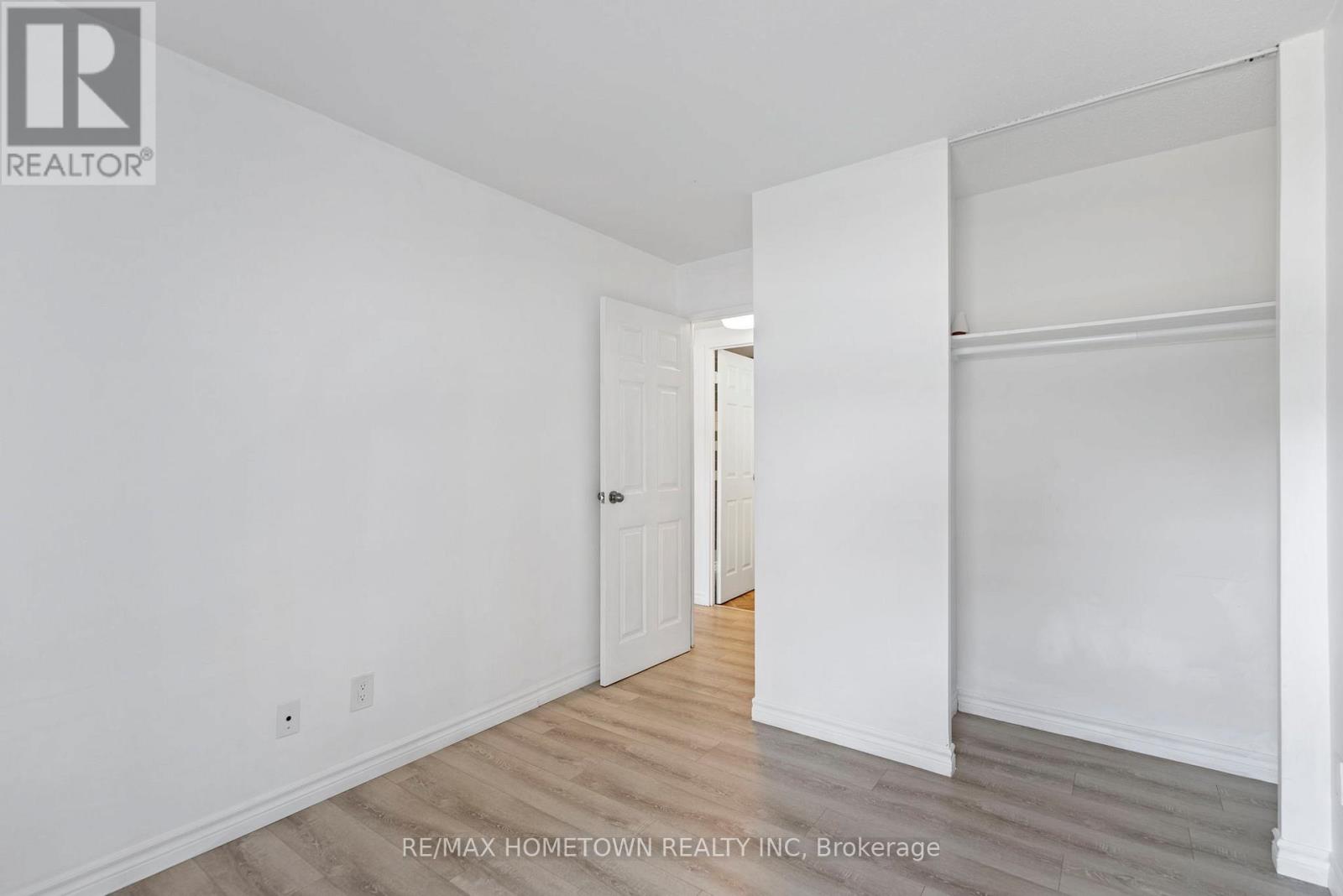 Photo 6 of 304 109 King Street E, Brockville ON