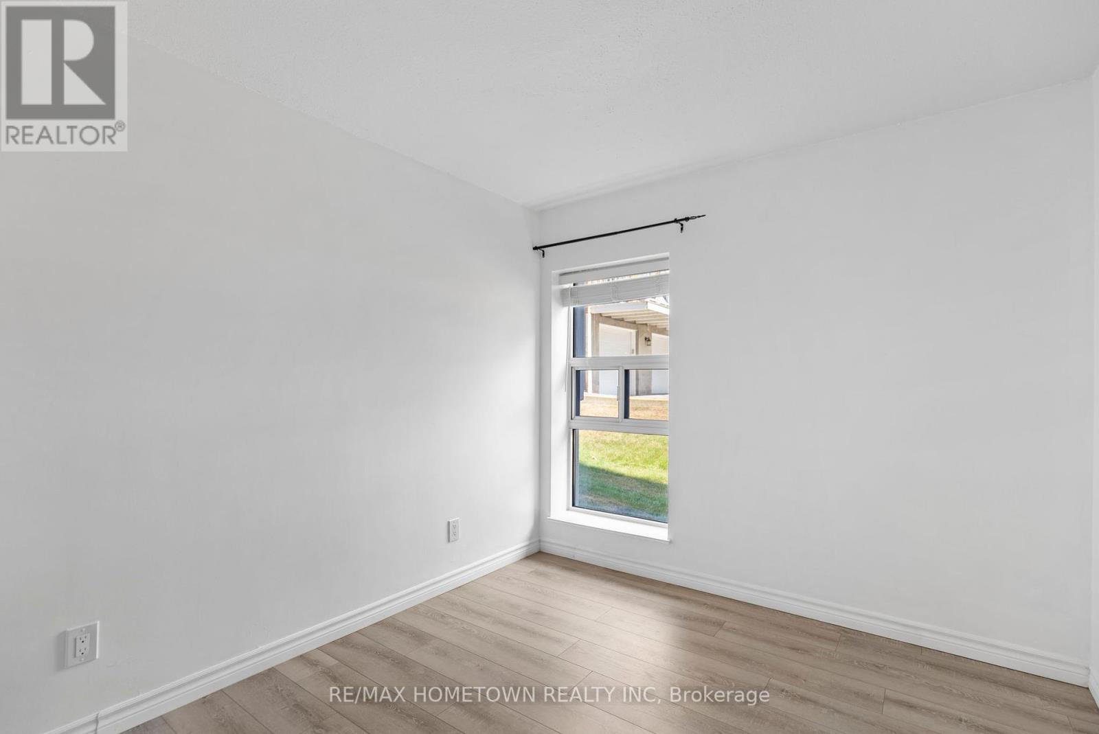 Photo 28 of 304 109 King Street E, Brockville ON