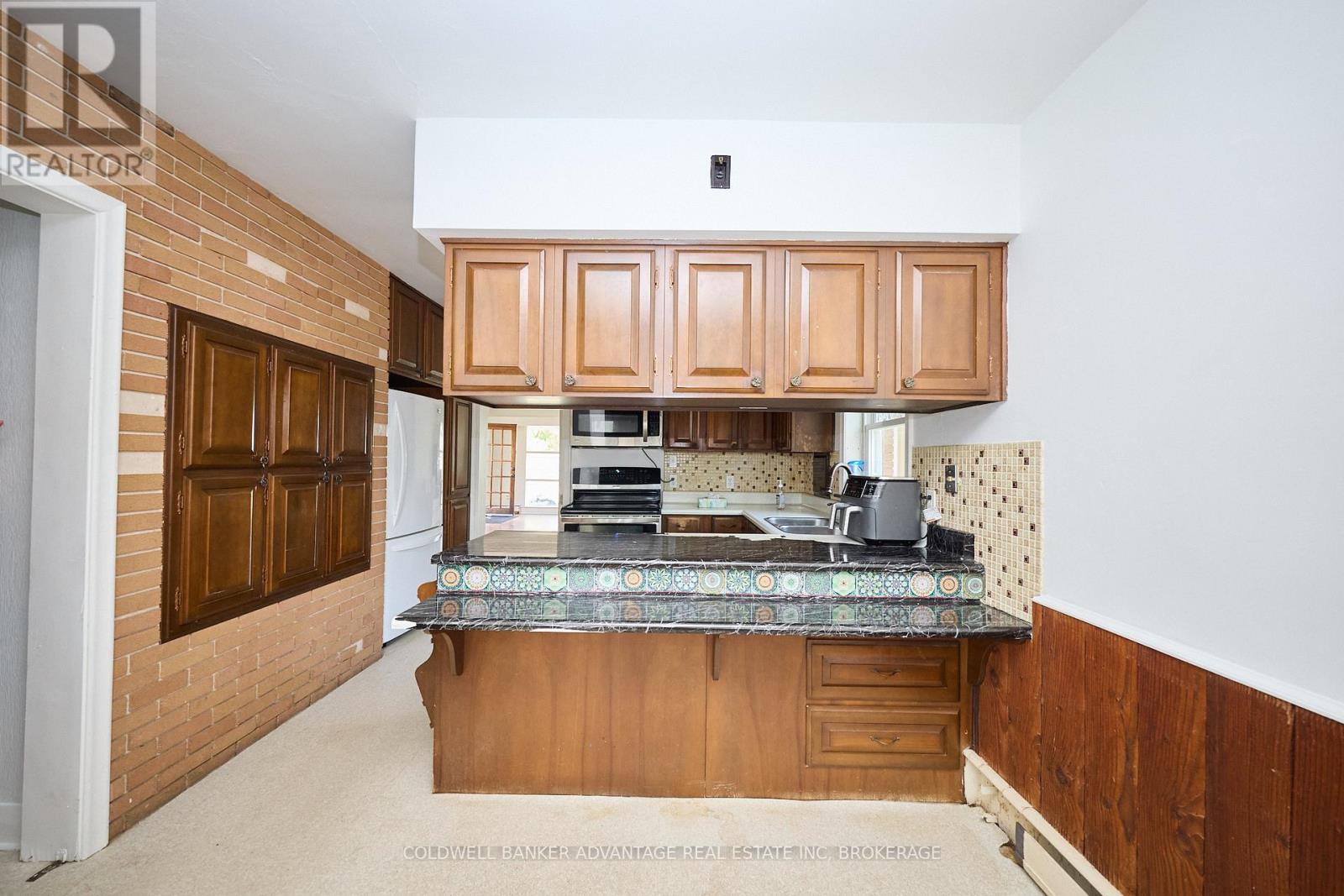 Photo 9 of 184 Price Avenue, Welland ON