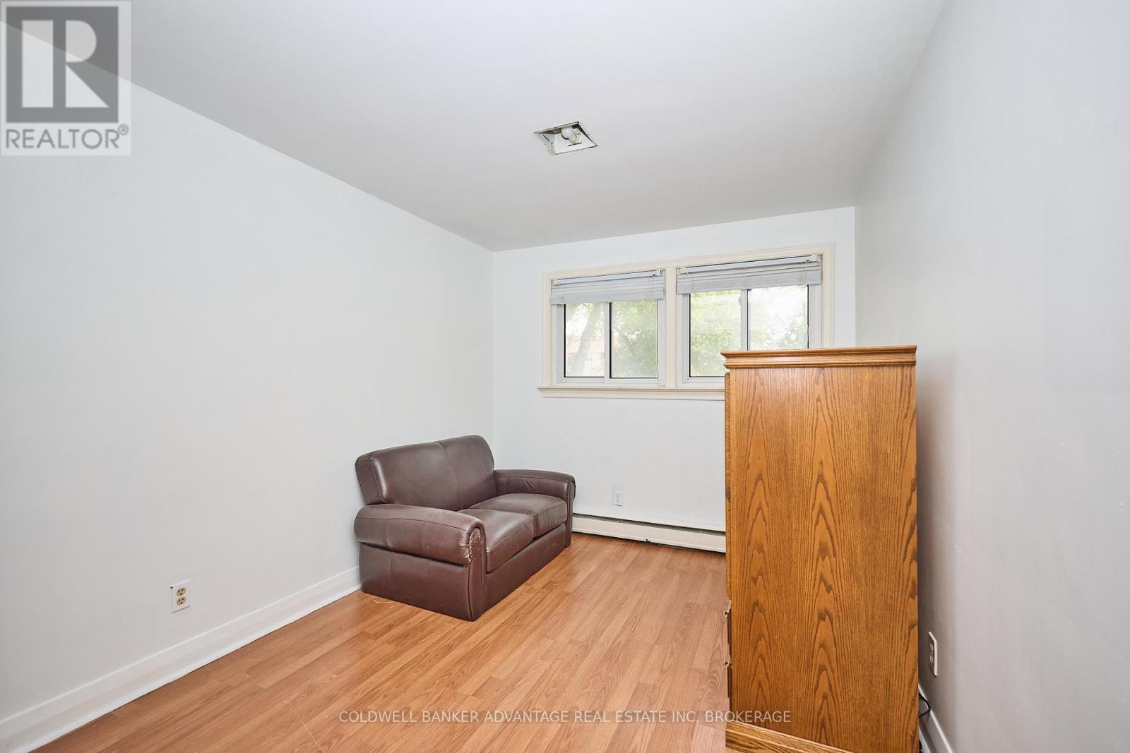 Photo 11 of 184 Price Avenue, Welland ON