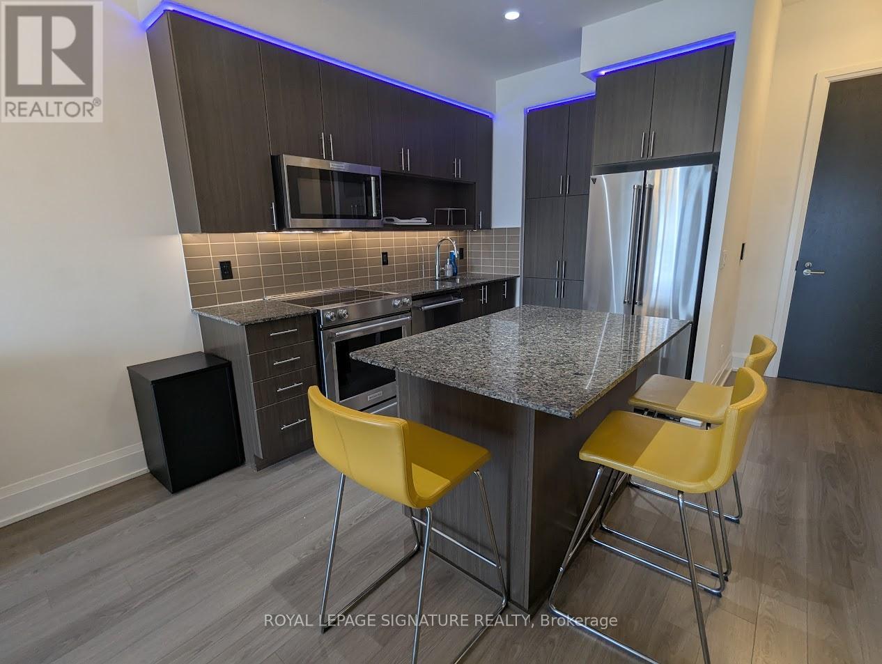 Photo 12 of Ph 4 18 Graydon Hall Drive, Toronto ON