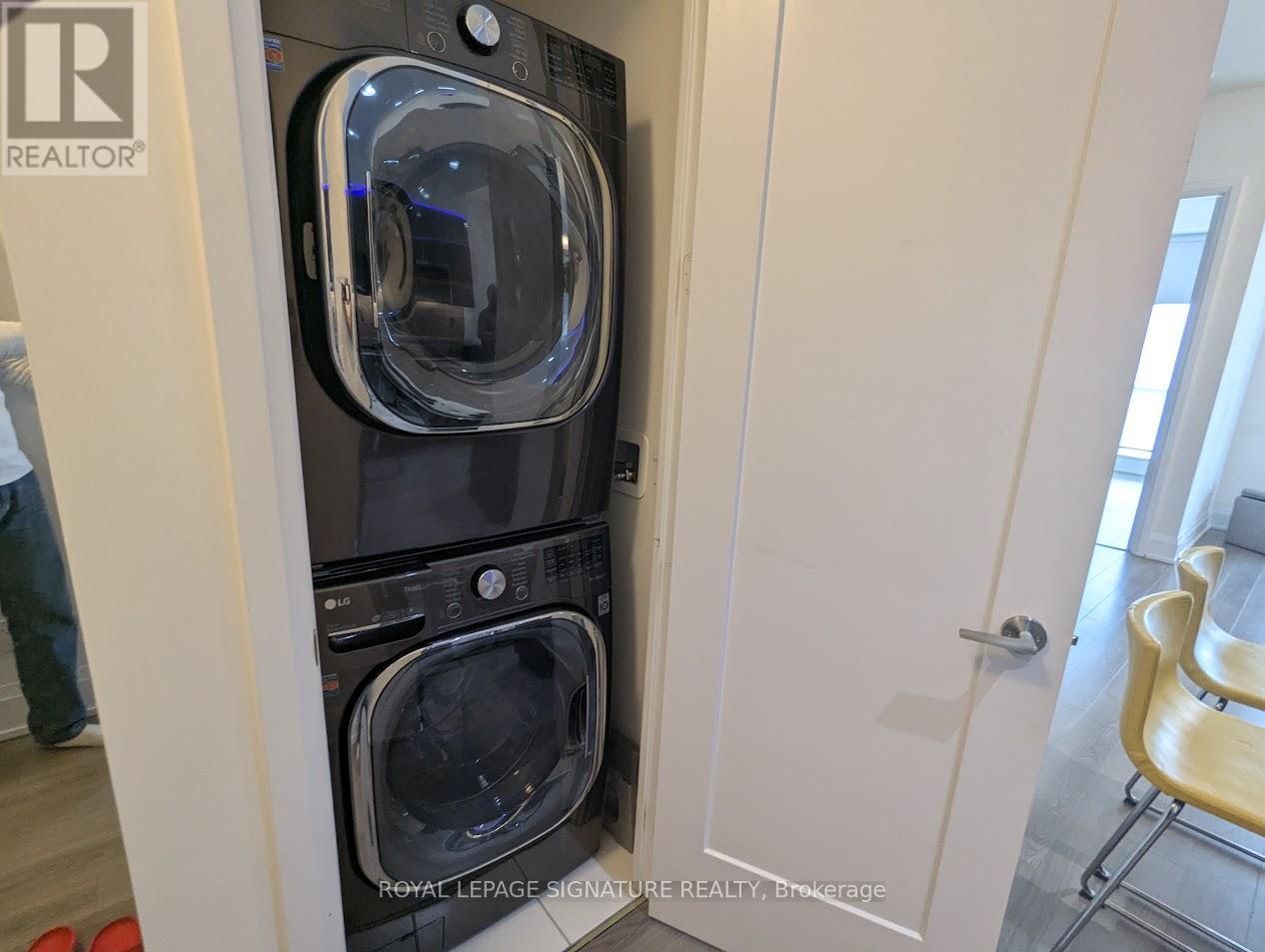 Photo 8 of Ph 4 18 Graydon Hall Drive, Toronto ON