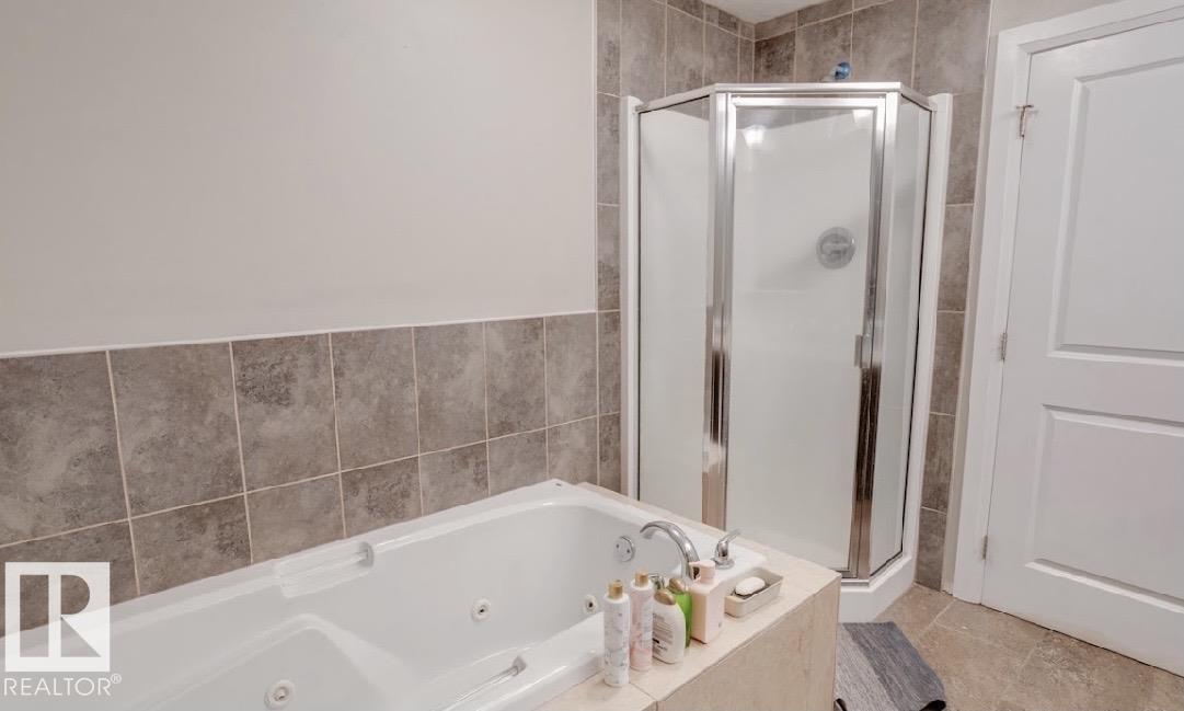 Photo 2 of 10935 76 Av Nw, Edmonton AB