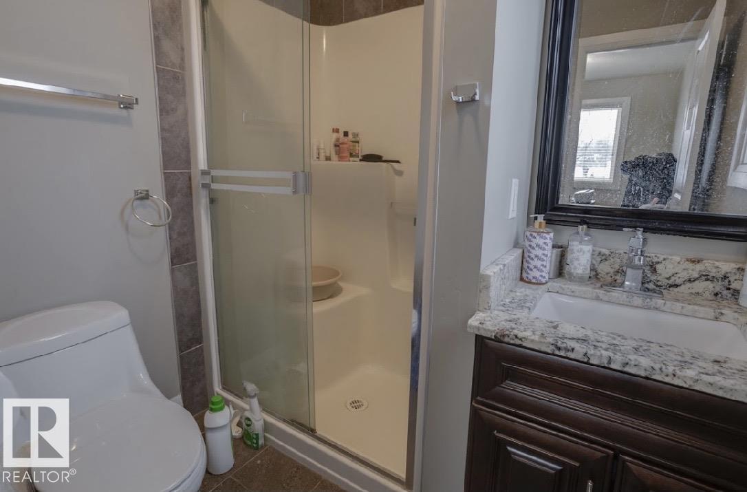 Photo 5 of 10935 76 Av Nw, Edmonton AB