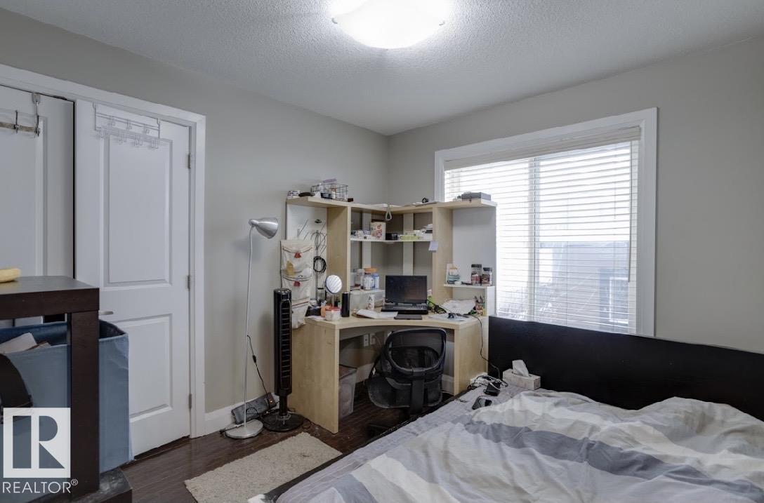 Photo 8 of 10935 76 Av Nw, Edmonton AB