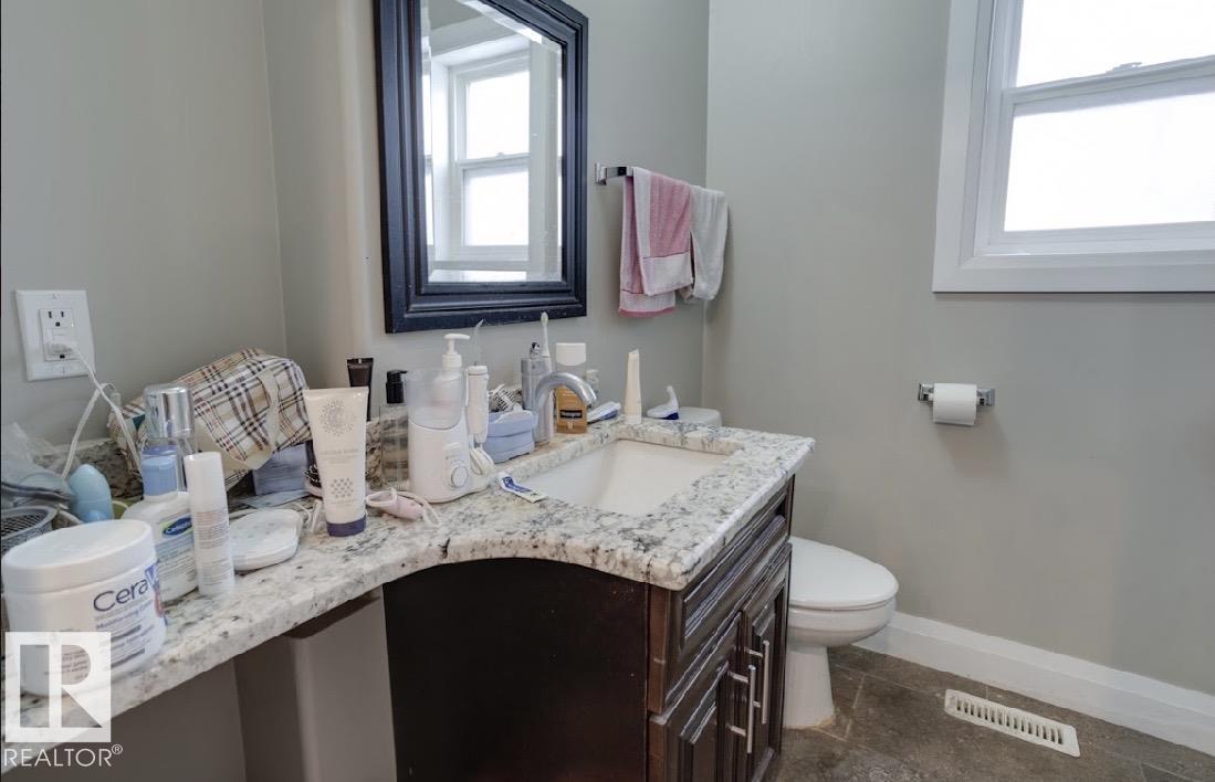 Photo 18 of 10935 76 Av Nw, Edmonton AB