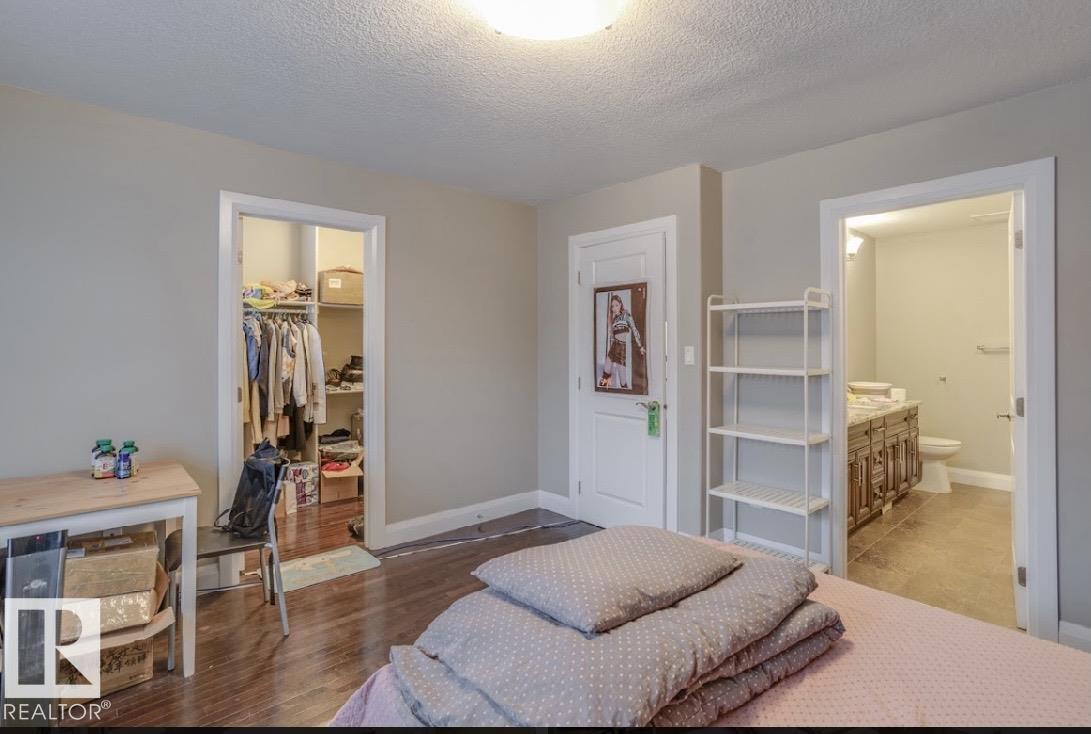 Photo 16 of 10935 76 Av Nw, Edmonton AB