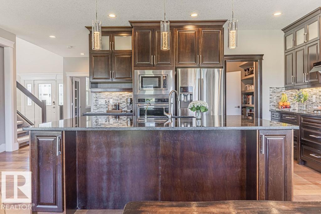 Photo 14 of 4136 Charles Link Li Sw, Edmonton AB