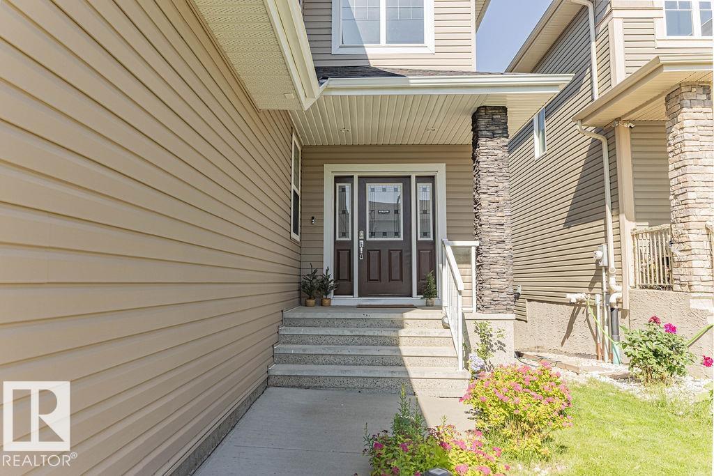Photo 2 of 4136 Charles Link Li Sw, Edmonton AB