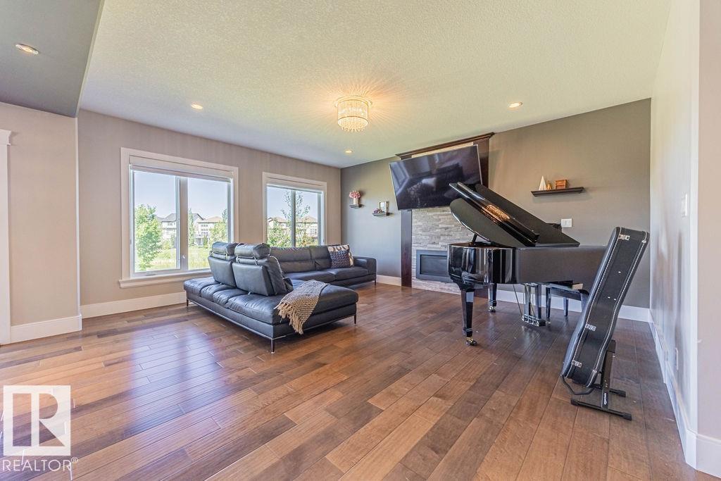 Photo 24 of 4136 Charles Link Li Sw, Edmonton AB