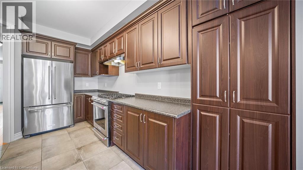 Photo 9 of 548 Terrace Way, Oakville ON