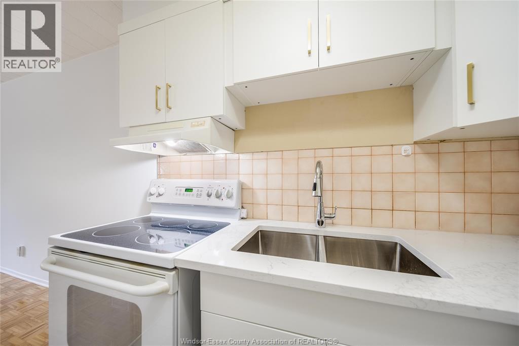Photo 12 of 6502 Thornberry, Windsor ON