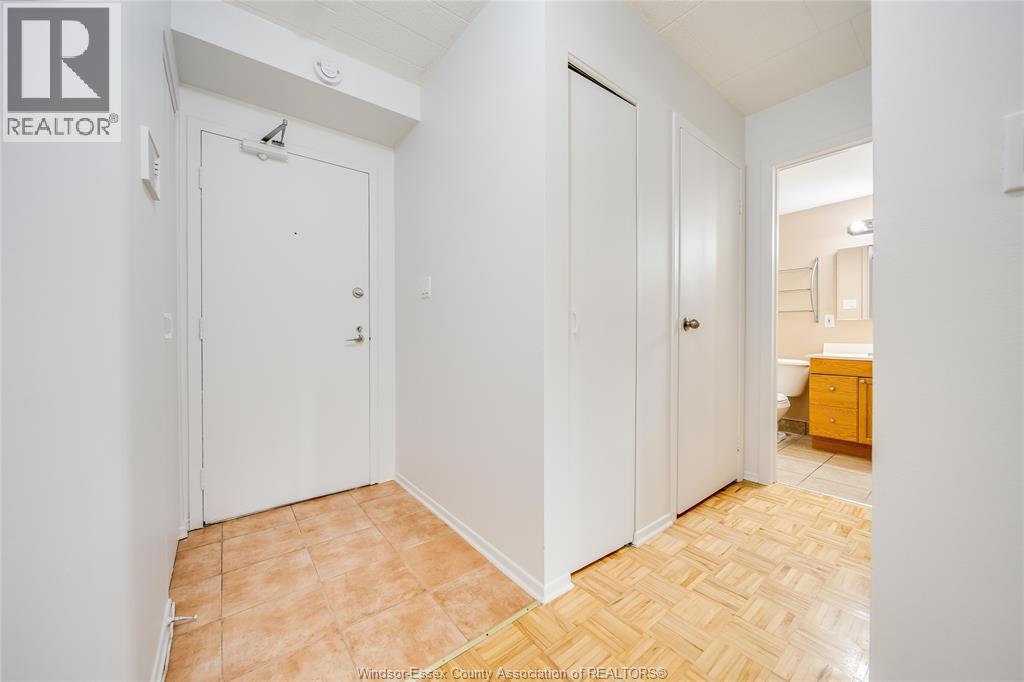 Photo 6 of 6502 Thornberry, Windsor ON
