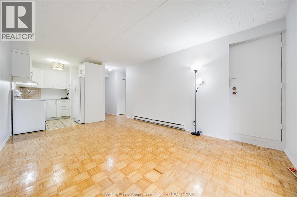 Photo 10 of 6502 Thornberry, Windsor ON