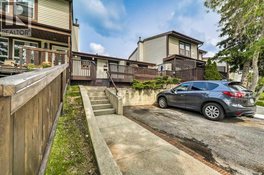Single Family House 4 Level for Sale in  Ranchlands Way NW Ranchlands Calgary 